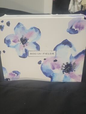 Rodan + Fields Skincare Gift Set